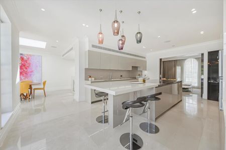 6 bedroom detached house to rent - Photo 3