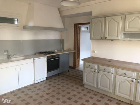 A louer, à BELBEUF (76240), une MAISON individuelle comprenant au RDC: cuisine, séjour-salon, ... - Photo 4