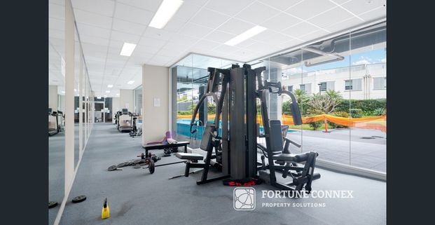 Water view, split level 2 bedrooms + study apartment in central of Rhodes - Photo 1