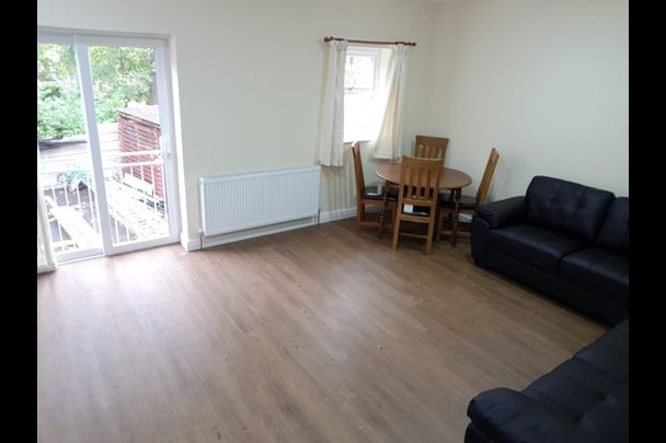 3 Bed Flat, Alexandra Road South, M16 - Photo 1