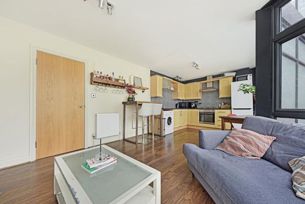 2 bedroom flat to rent - Photo 1