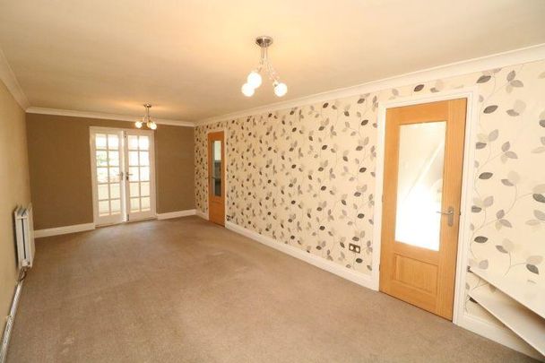 4 bedroom semi-detached house to rent - Photo 1