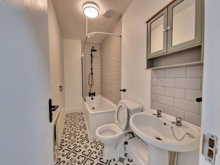 2 bedroom flat to rent - Photo 5