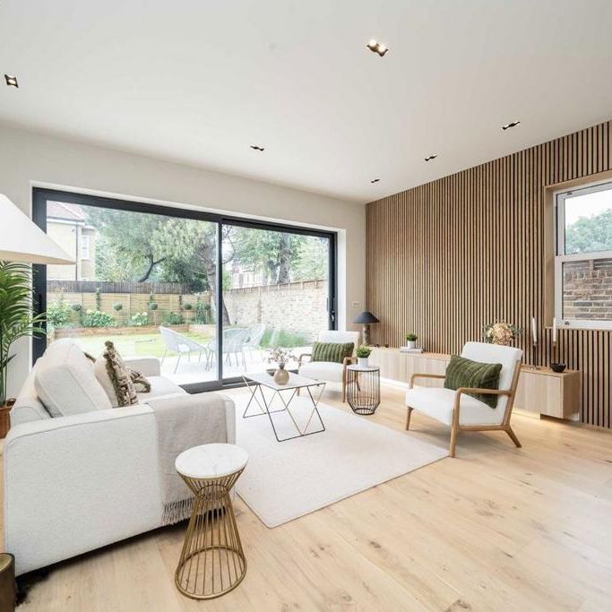 3 bedroom flat to rent - Photo 1