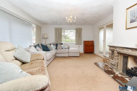 3 bedroom detached bungalow to rent - Photo 2