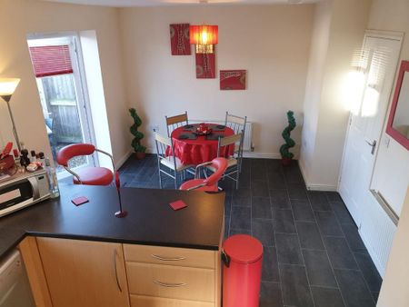 3 bedroom townhouse to rent - Photo 4