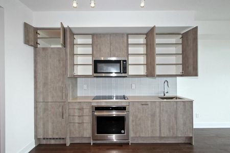 For Lease - 181 Bedford Road Unit# 808, Toronto, Ontario - Photo 5