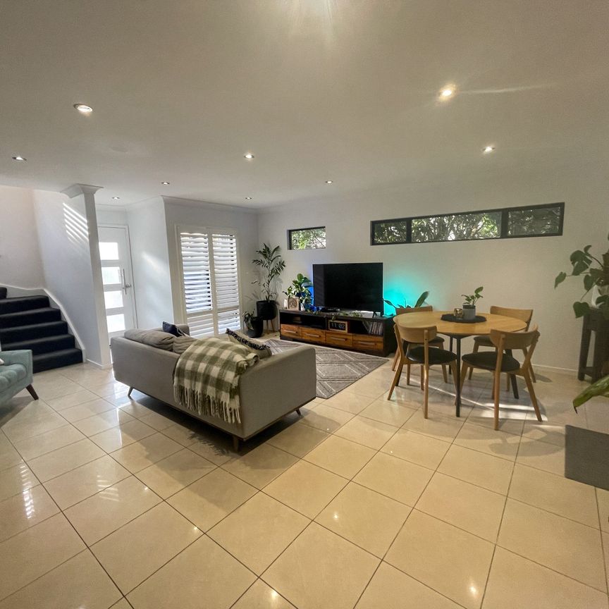 Annerley - Photo 1