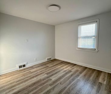 For Lease - 354 Kane Avenue Unit# Upper, Toronto, Ontario - Photo 1