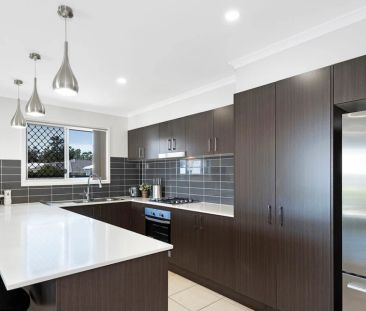 Modern Family Home in Narangba - Photo 6