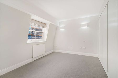 Beautifully presented duplex apartment, refurbished in a neutral contemporary style with two double bedrooms and a study. - Photo 5