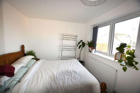 3 bedroom semi-detached house to rent - Photo 4