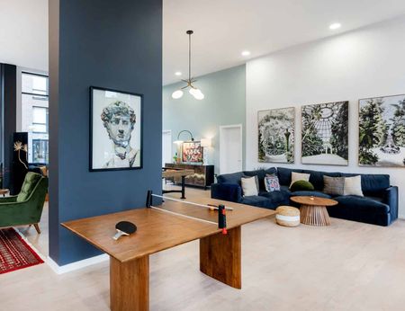 Studio Silver - Photo 2