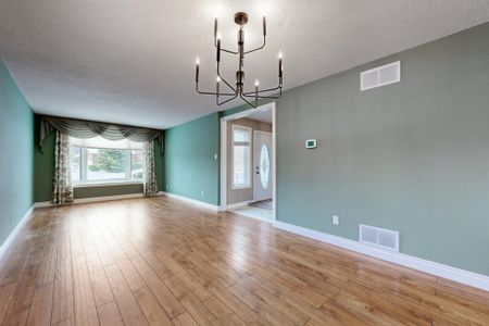 For Lease - 2 Charles Court, Barrie, Ontario - Photo 5