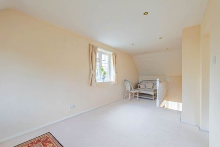 5 bed Detached House for rent - Photo 5