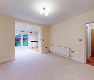 3 bedroom semi-detached house to rent - Photo 2