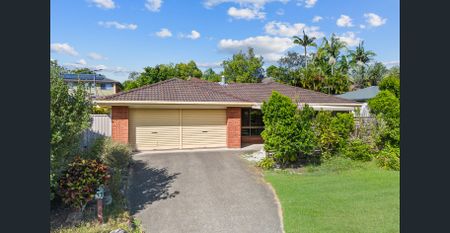 Allergy-Free Family Home with Pool – Ideal Location! - Photo 2