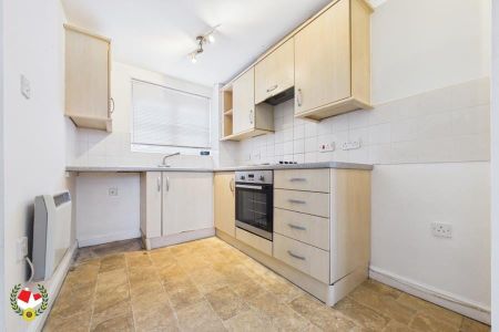 Tolsey Gardens, Tuffley - Photo 2