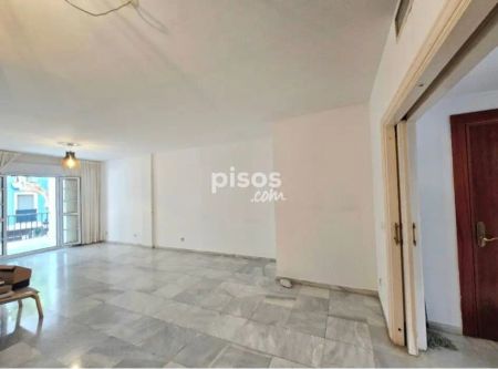 Piso en alquiler en Playa Bajadilla-Puertos - Photo 4