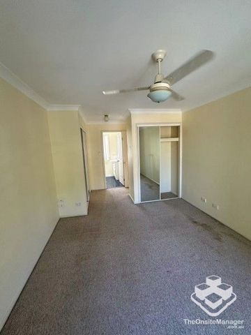 Beautiful 3 bedroom and 2 bathroom townhouse - Photo 4