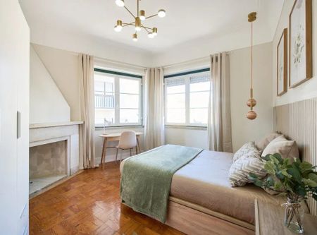 Rua da Palmeira, Lisbon, Lisbon 1200-219 - Photo 3