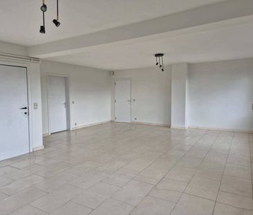 Appartement met 2 slaapkamers, garage en terras - Photo 4