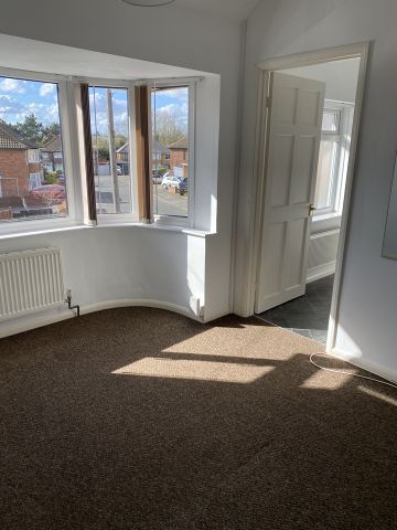 5 Bed Semi-Detached House, Crowhurst Drive, LE3 - Photo 3