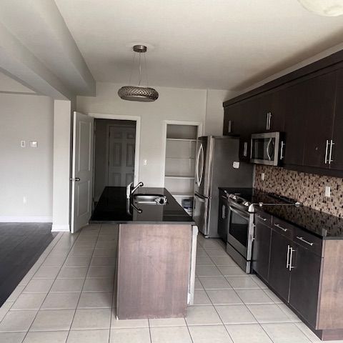 For Lease - 6141 Eaglewood Drive, Niagara Falls, Ontario - Photo 1