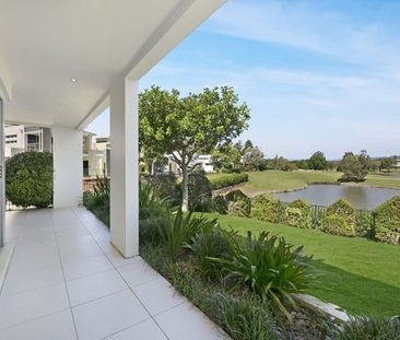 Luxury Living with Lake Views – Secure, Spacious & Beautifully Renovated - Photo 5