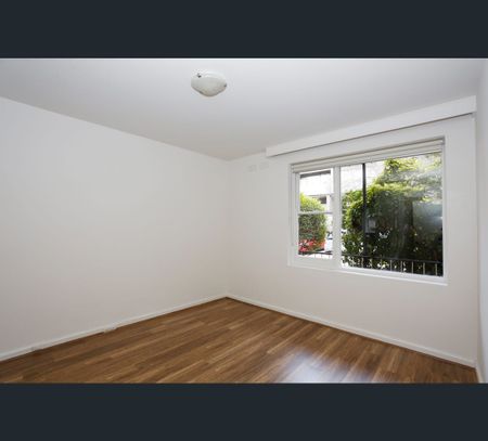 4/565 Glenferrie Road, Hawthorn, Vic 3122 - Photo 3