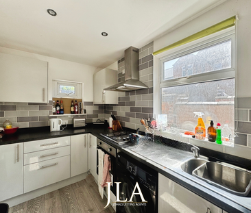 2 bed detached house to rent in West Street, Leicester, LE3 - Photo 2