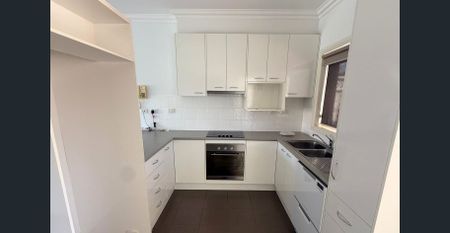 Over 55's Living: Charming 2-Bedroom Villa - Photo 4