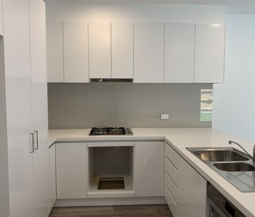 2/500-502 Highbury Road, Mount Waverley VIC 3149 - Townhouse For Re... - Photo 4