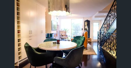 Luxe Pet Friendly Terrace Home - Walking Distance of Brisbane CBD! - Photo 5