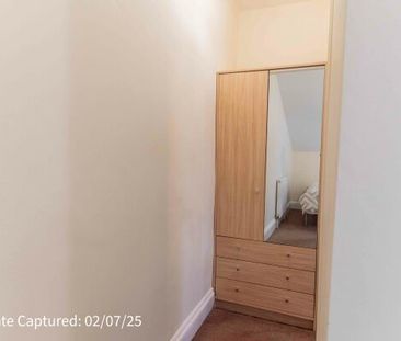 Room 10, 38 Heslington Road - Photo 2