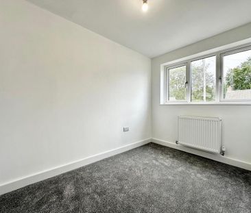 4 bedroom detached house to rent - Photo 4