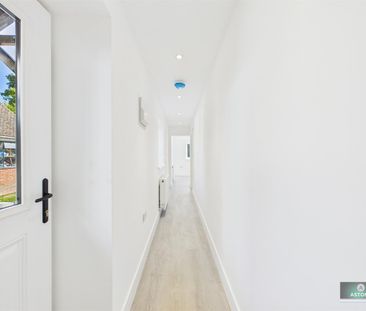 Old Hollow, Worth, Crawley - Photo 6