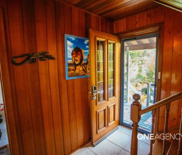 PRIVATE COASTAL OASIS WITH PANORAMIC WATER VIEWS - Photo 5