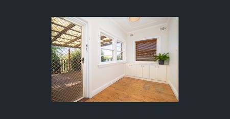 Double brick home in quiet street, 11 Schroder Avenue, Waratah - Photo 2