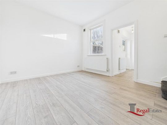 4 bedroom terraced house to rent - Photo 1