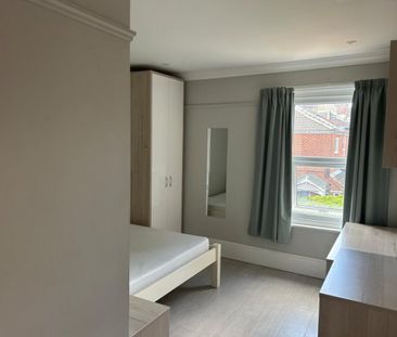 5 bedroom semi-detached house to rent - Photo 6