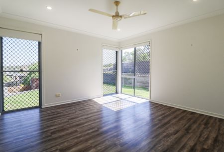 STUNNING HOME WITH ENTERTAINER'S DECK! - Photo 4