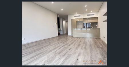 Spacious 2-Bedroom, 2-Bathroom Apartment for Rent in Inmark Tower - Photo 2