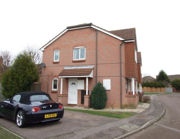 1 bedroom Maisonette - Walnut Tree Close, Stevenage - Photo 1