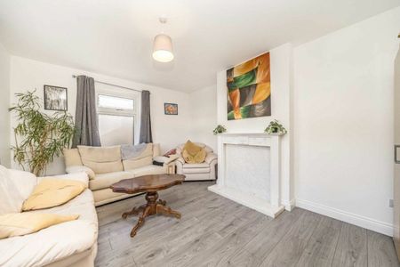 Rushden Gardens, Mill Hill, NW7 - Photo 2