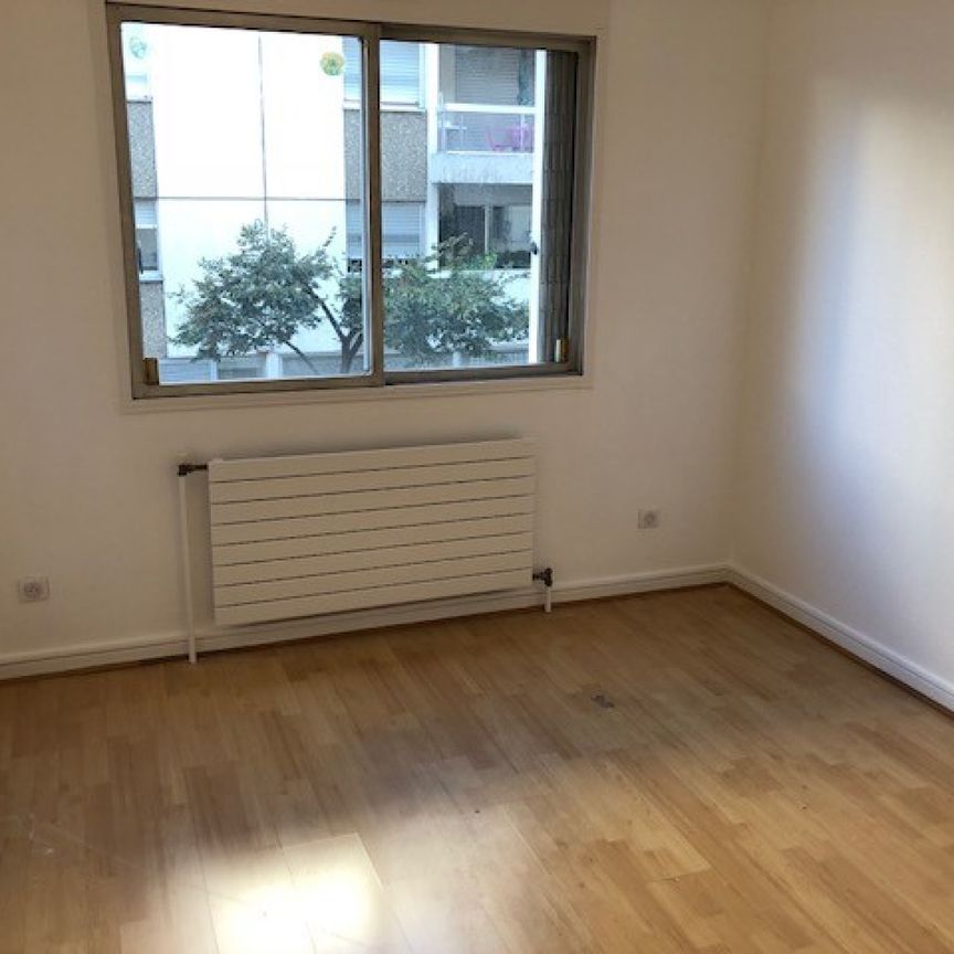 JOLI T2 DE 45.34 M² AU 1ER ETAGE AVEC ASCENSEUR - 69007 LYON PROCHE DE LA MANUFACTURE - Photo 1