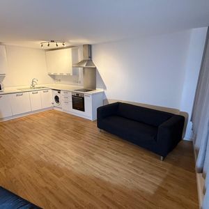 1 Bed Flat, Marco Island, NG1 - Photo 2