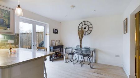 3 bedroom terraced house to rent - Photo 4