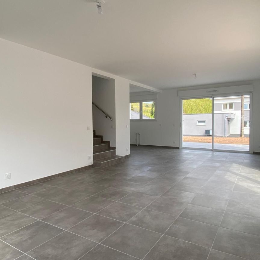 Location Maison 5 pièces 101m² LONGEVILLE LES ST AVOLD 57740 - Photo 1