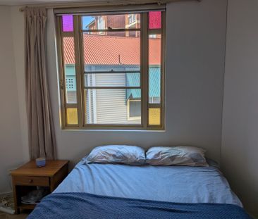 East Perth - Photo 4